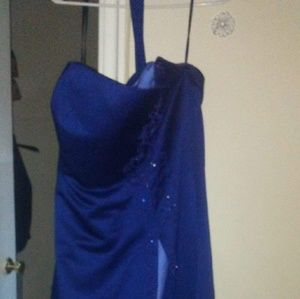 Blue strapless sleeveless ball/formal/gown